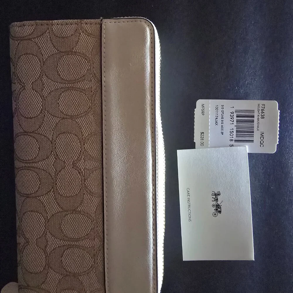 Coach F76638 Accordion Zip Wallet Signature Light Khaki Chalk NWT - Picture 8 of 9